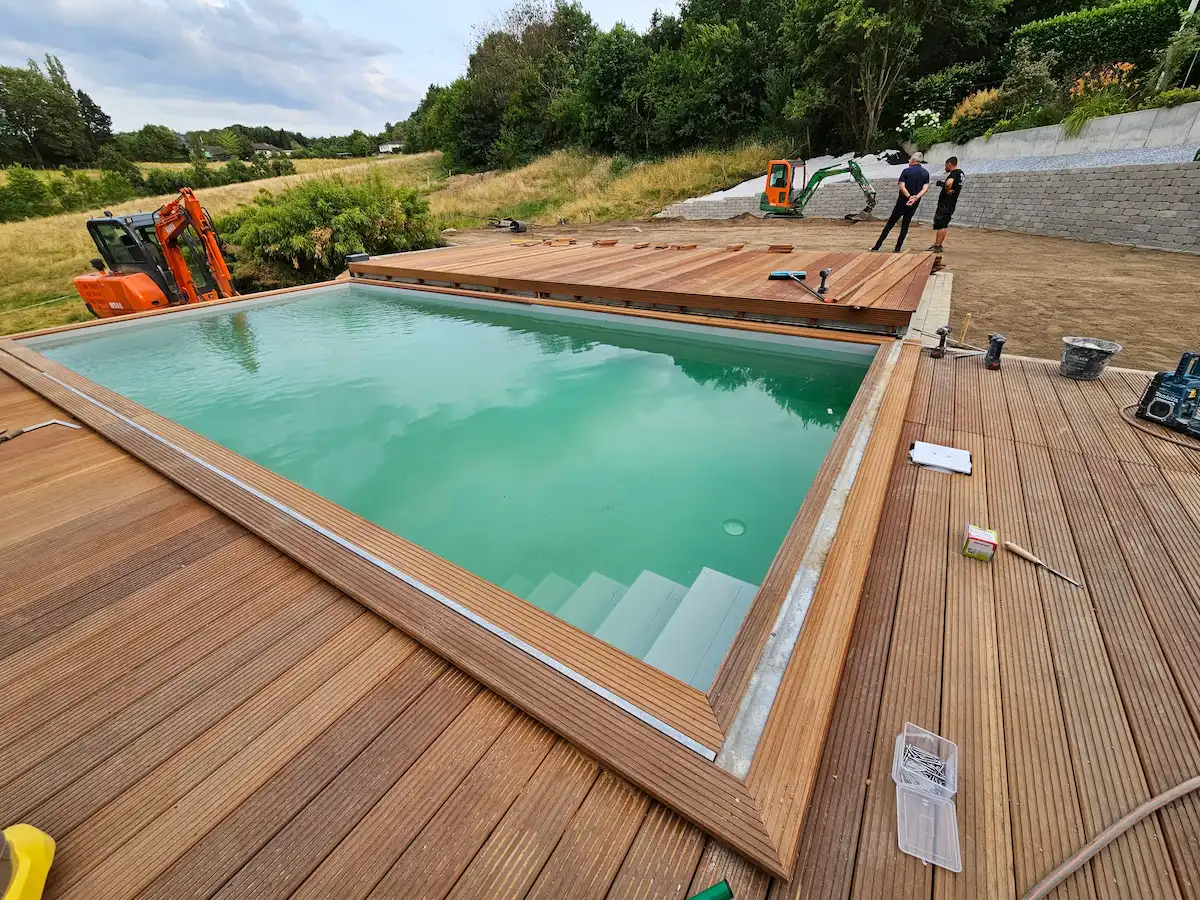 Holzdeck_Poolbau